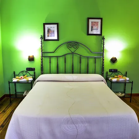 Hotel Cafe Bar Jefi 3*