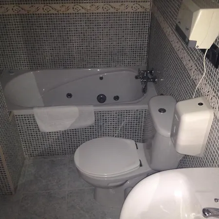 Hotel Cafe Bar Jefi 3*