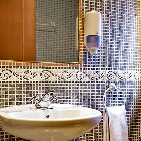 Hotel Cafe Bar Jefi 3*