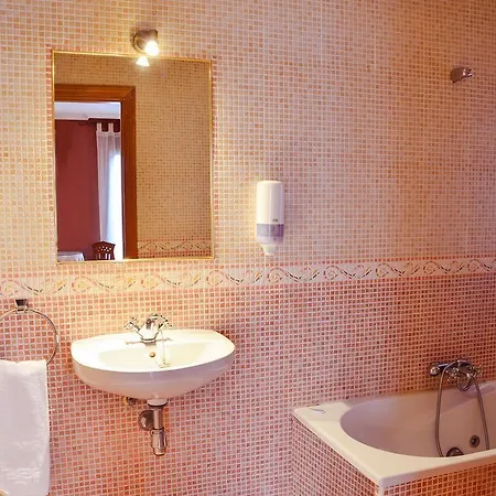 Hotel Cafe Bar Jefi 3*