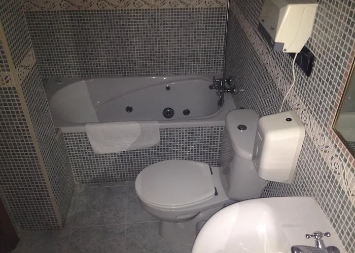 Otel Cafe Bar Jefi 3*