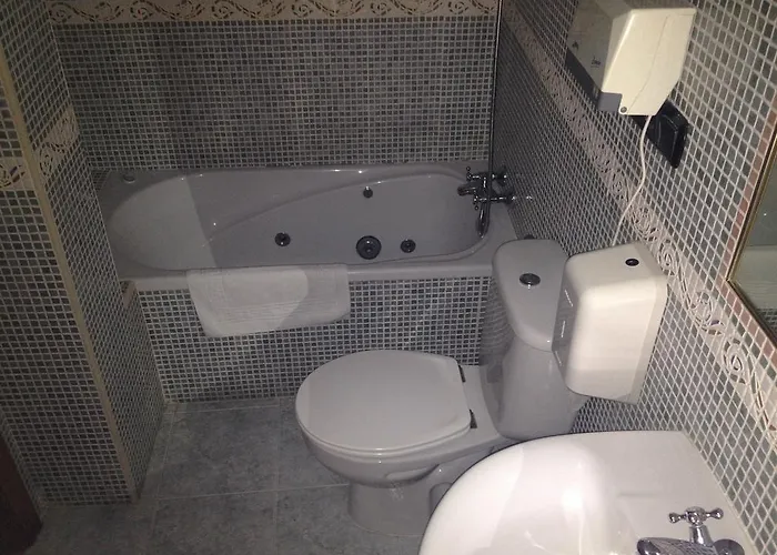 Otel Cafe Bar Jefi 3*